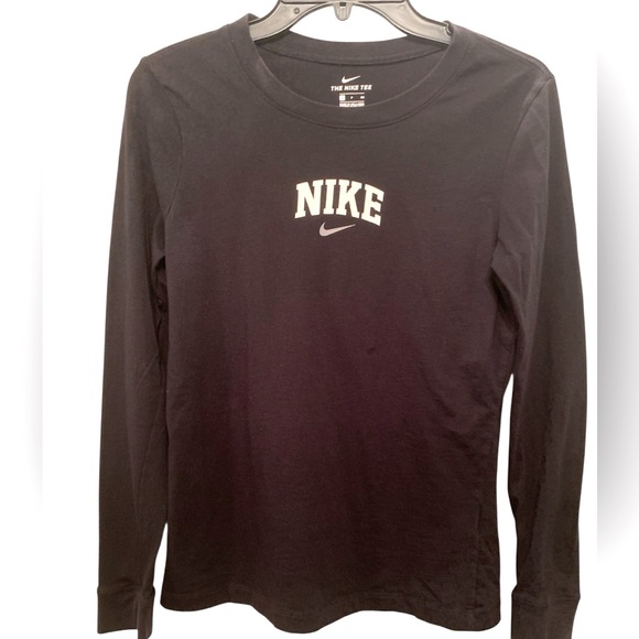 Nike Tops - ⭐️NIKE LONG SLEEVE TEE⭐️EXCELLENT CONDITION!